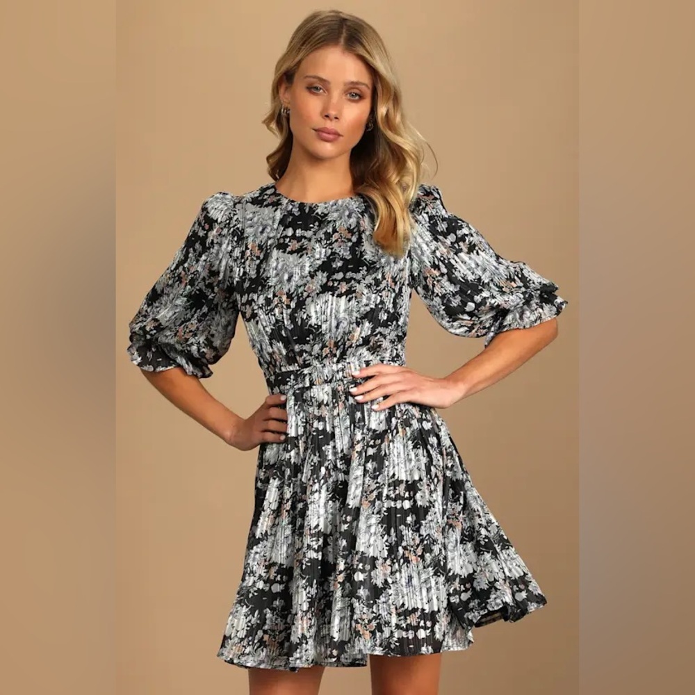 Lulu’s Black Floral Pleated Mini Dress Puff Sleeve Fit Flare Size S